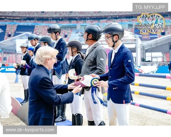 伊朗马术协会授予卡尔·阿里·阿尔达比“年度最佳盛装舞步骑手”称号。